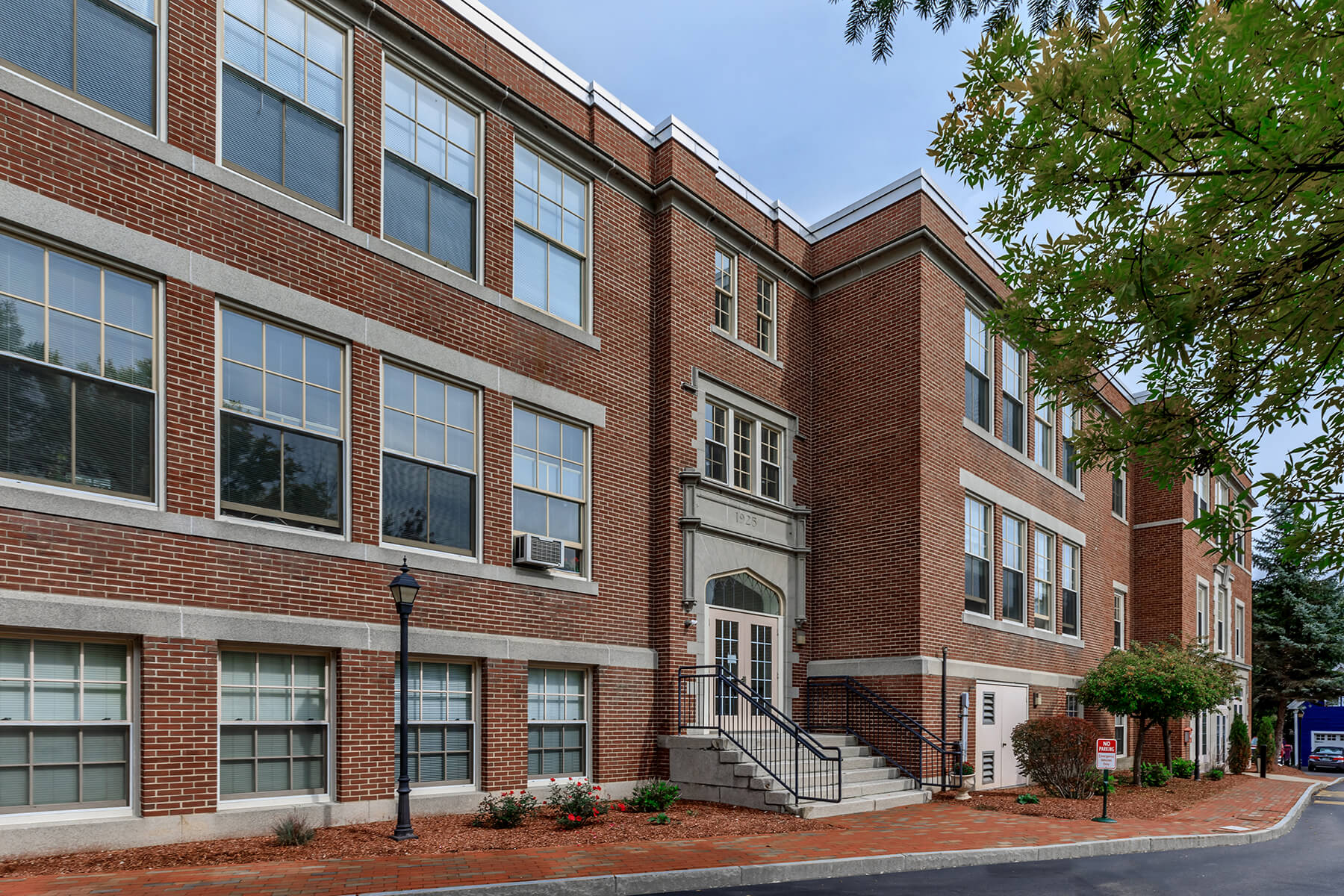 lloyd-jones-portfolio-the-meetinghouse-at-goffstown